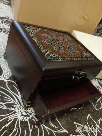 Шкатулка Новая