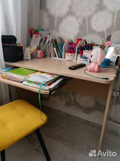Письменный стол для школьника бу