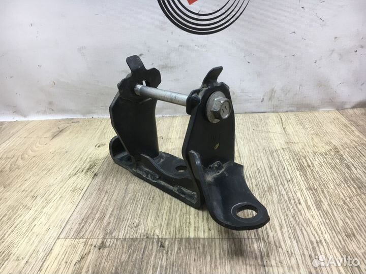 Кронштейн опоры двигателя Toyota Allion T260 (2007—2010)