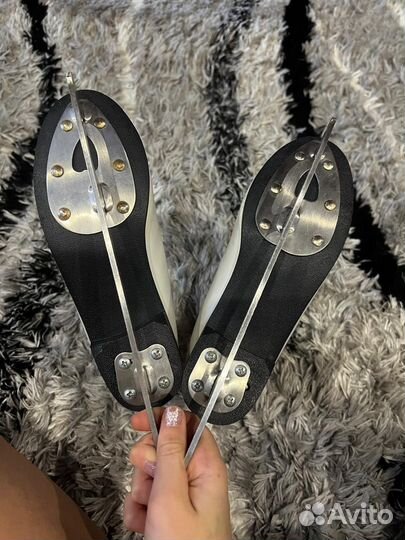 Коньки фигурные, 35 размер, в хорошем состоянии