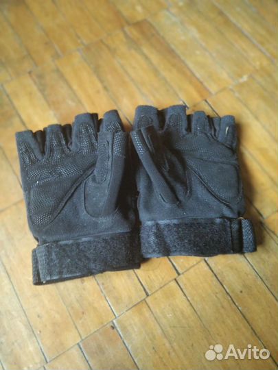 Перчатки без пальцев