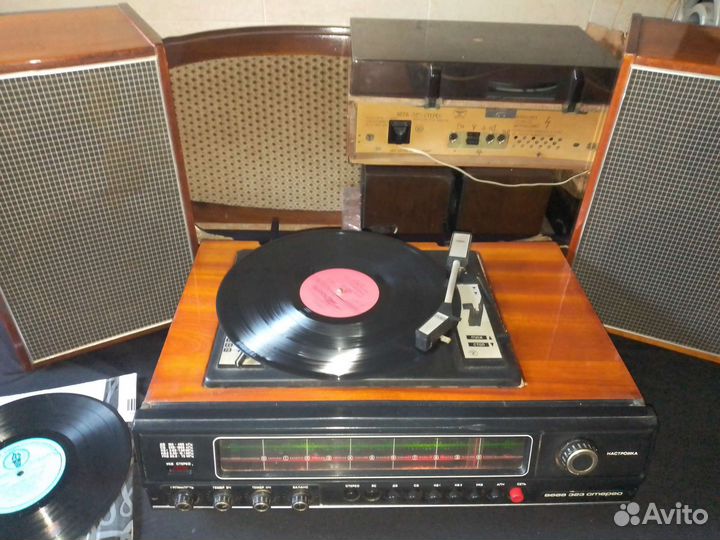 Проигрыватель винила Вега-323.1976г.+ящик винилов