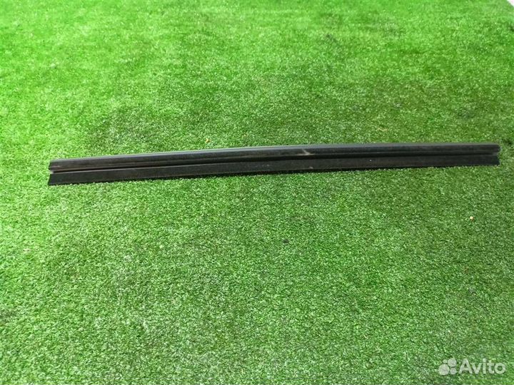 Уплотнитель (внутри) Volvo XC90 2002