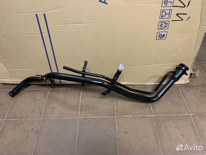 Горловина бензобака бензин Mitsubishi Pajero IV