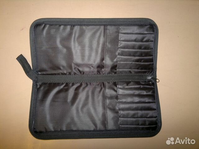 Продам футляр для кистей