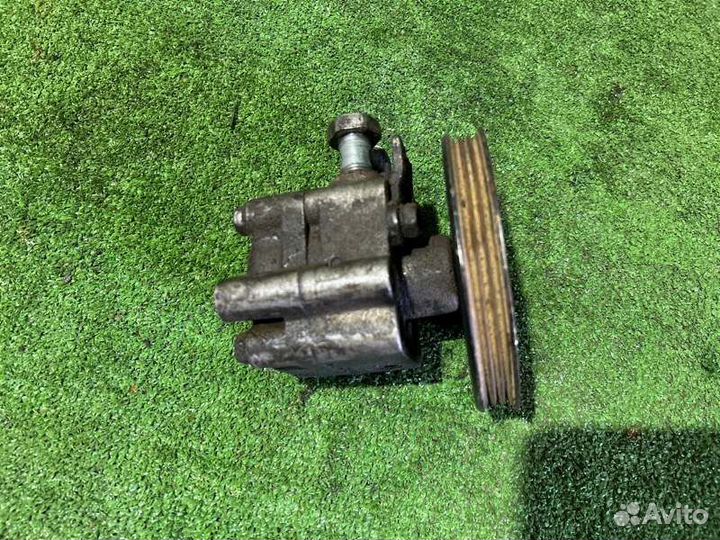 Насос гидроусилителя руля Nissan Primera P12