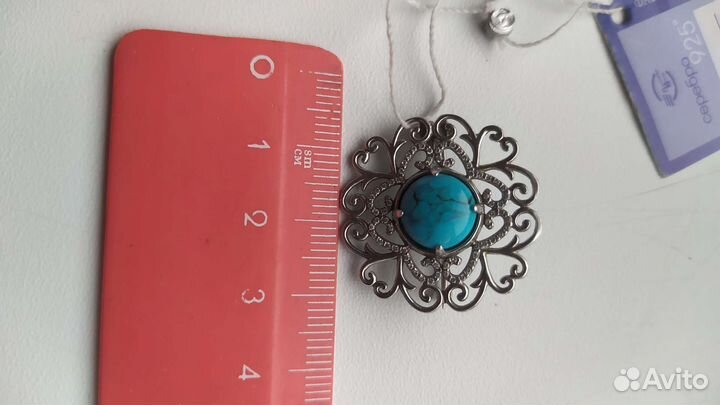 Брошь новая