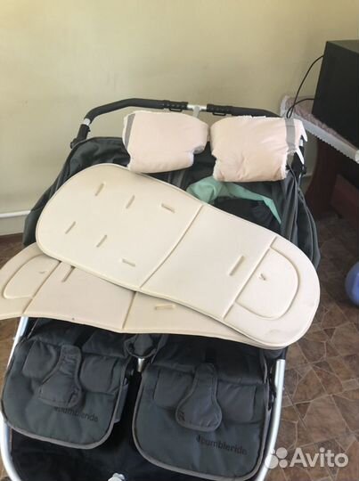 Коляска для двойни bumbleride twin