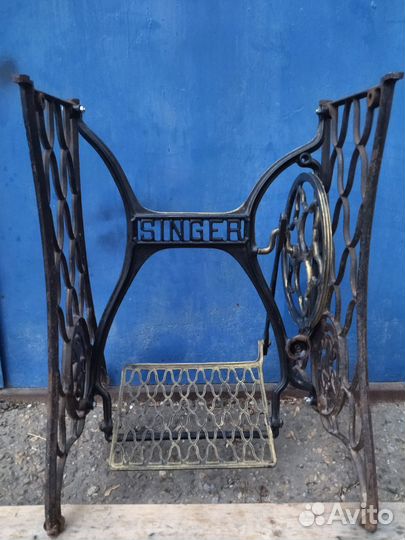 Чугунная станина от швейной машинки