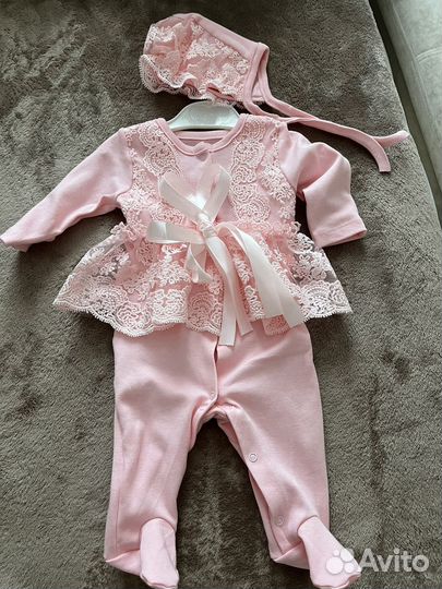 Комплект на выписку для девочки