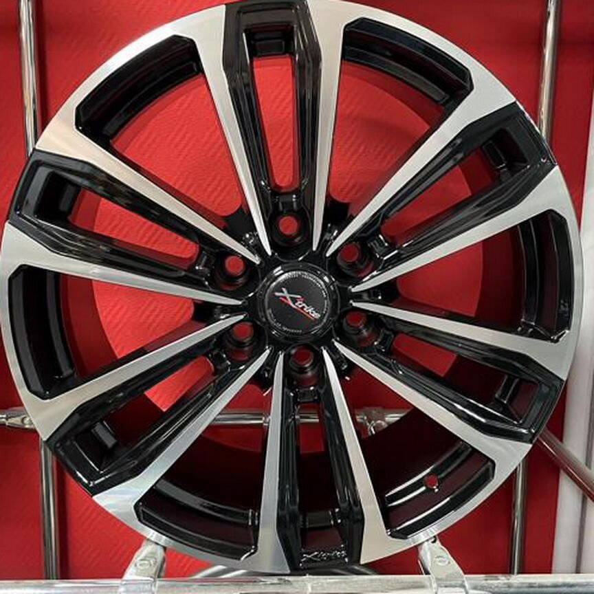 X'trike X-142 : 8,5x20 6*139,7 Et:60 Dia:95,1 BK/FP