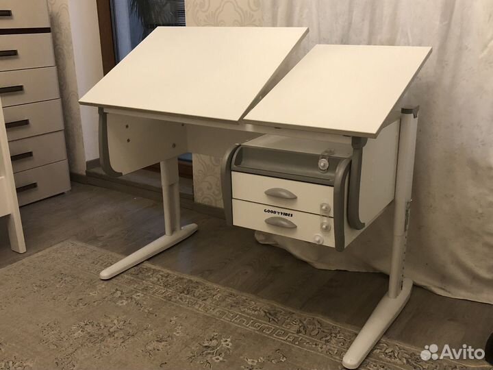 Письменный стол