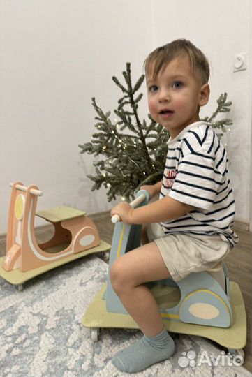 Машинка каталка новая