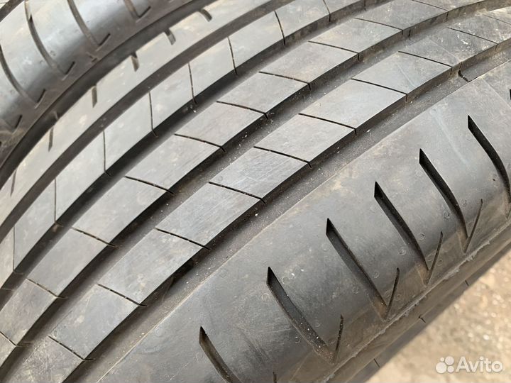 Bridgestone Turanza T005 215/60 R17