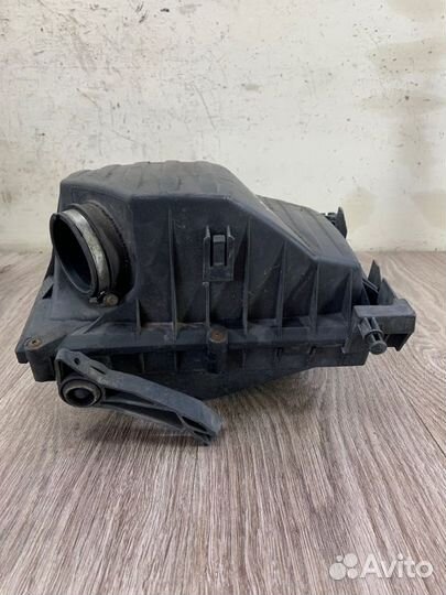 Корпус воздушного фильтра Opel Corsa C Z12XEP