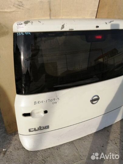 Дверь багажника Nissan Cube Z11