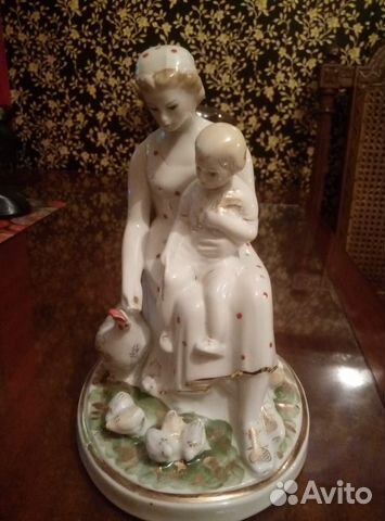 Мать и дитя статуэтка фарфор