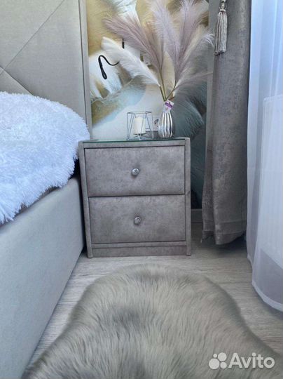 Тумба прикроватная