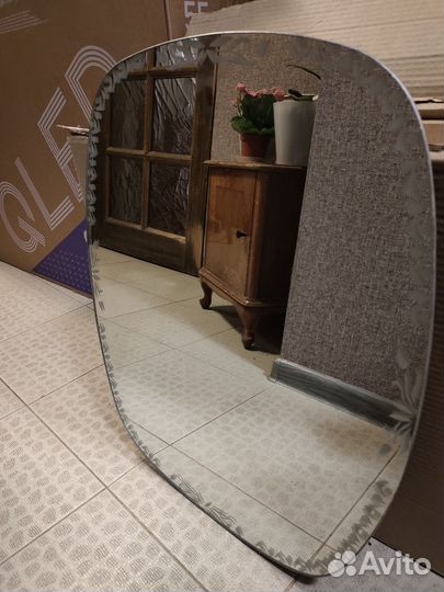 Зеркало настенное