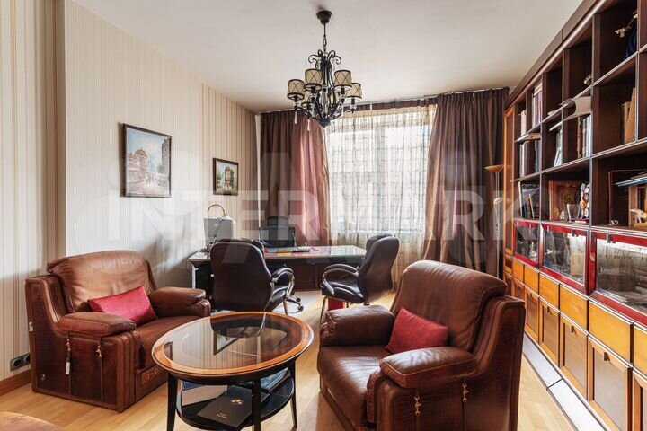 7-к. квартира, 349,3 м², 6/10 эт.