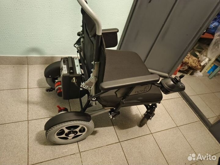 Электрическая инвалидная коляска