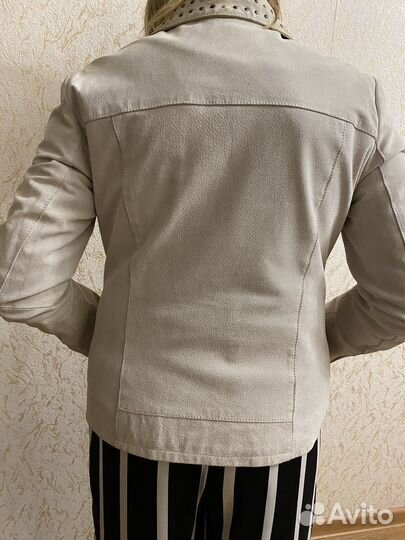 Куртка женская замшевая Stradivarius