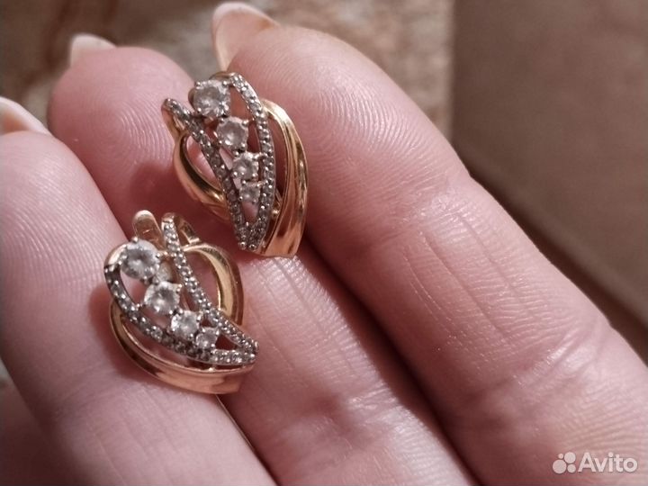 Серьги золотые