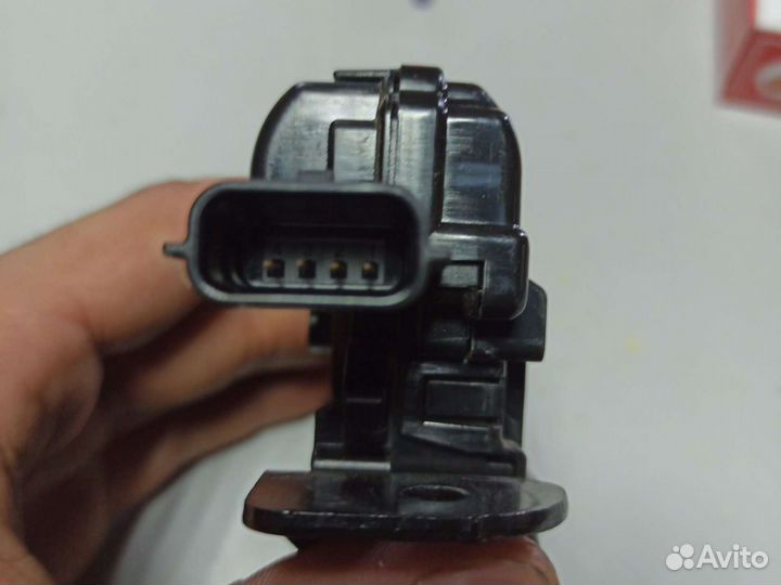 Рено Каптюр замок багажника