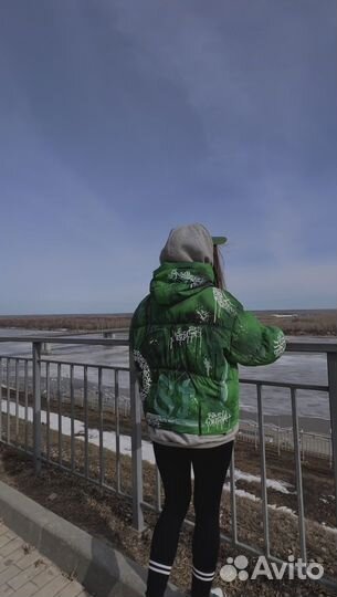 Роспись одежды, кожи, кроссовок, курток художник