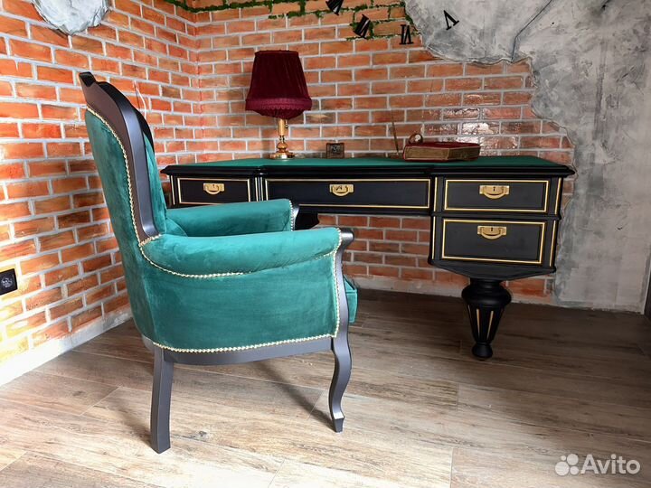 Антикварный старинный писменный стол кресло