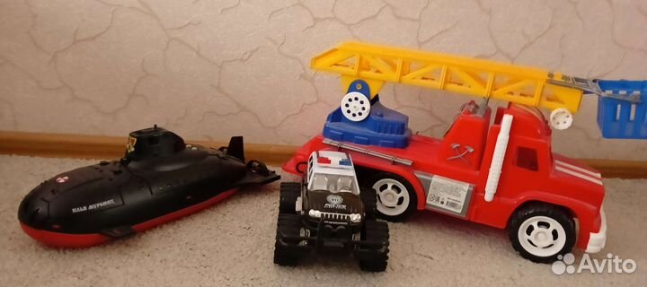 Машина пожарная,подводная лодка,полицейская машина