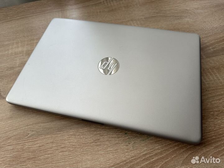 HP. FullHD. i3-10110. 8GB. SSD NVMe