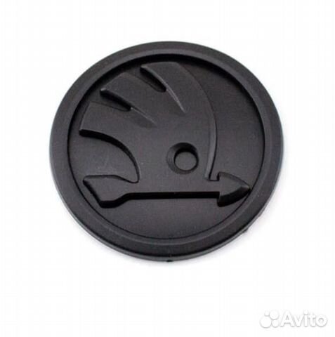 Эмблема на капот skoda черный мат 90 мм