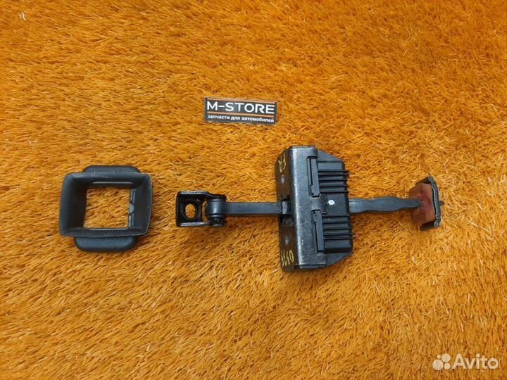 Ограничитель двери передний правый Bmw 5-Series