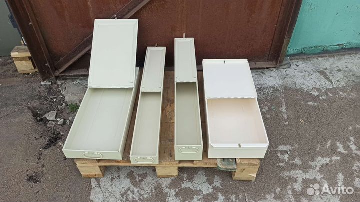 Коробки металлические