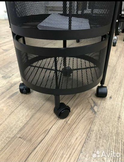 Этажерка на колесиках