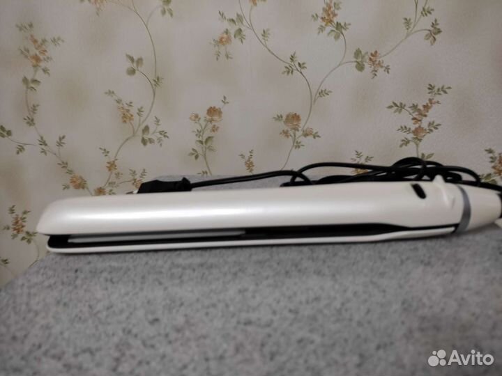 Выпрямитель для волос новый