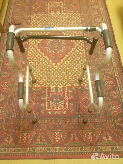 Ходунки для инвалидов и пожилых