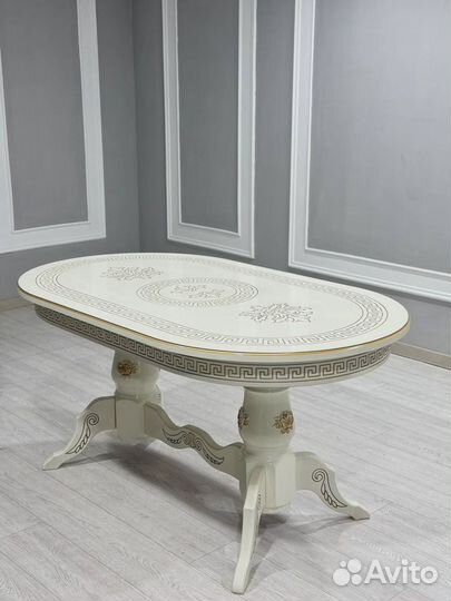 Обеденный стол со стульями версаче