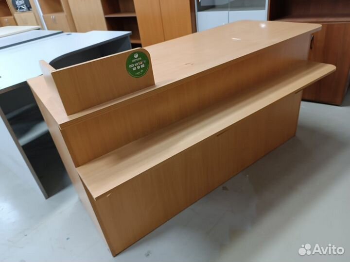 Стол - ресепшен Б.У