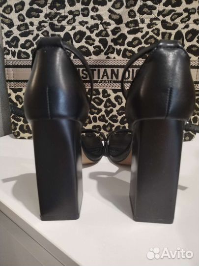 Босоножки женские 36 размер новые