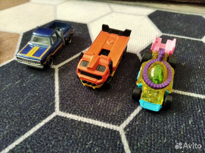 Модельки Hot Wheels 1:64