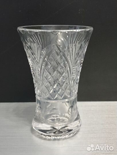 Небольшая винтажаная хрустальная вазочка