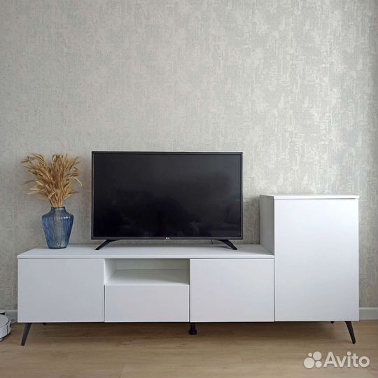 Тумба под TV, белая