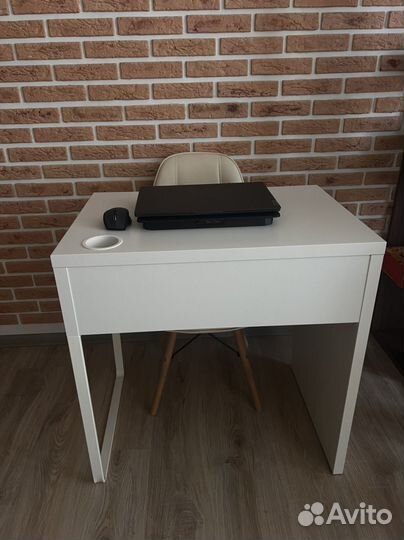 Письменный стол IKEA микке