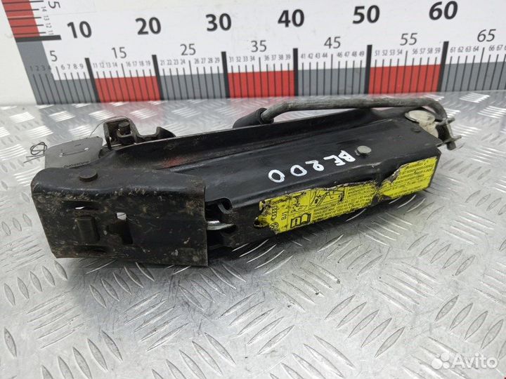 Домкрат для Volkswagen Golf 5 1K0011031P