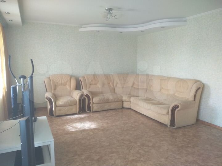 2-к. квартира, 90 м², 8/10 эт.