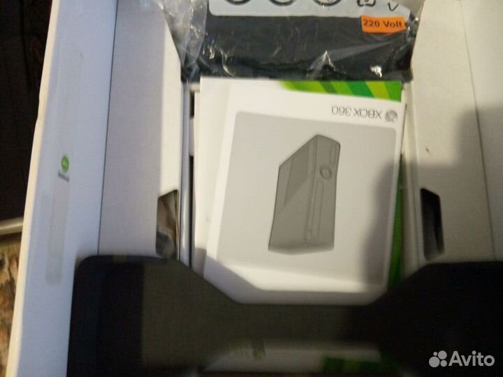 Xbox 360 360 slim 250гб с одним джойстиком +45игр