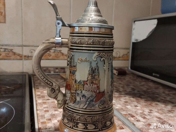 Пивная кружка с крышкой