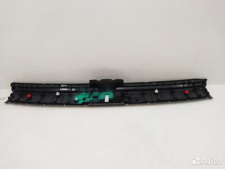 Б/У Б/У Пластик багажника Мелкие царапины